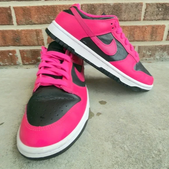 Nike Dunk Low
Fierce Pink Black (Women's) - Picture 1 of 7